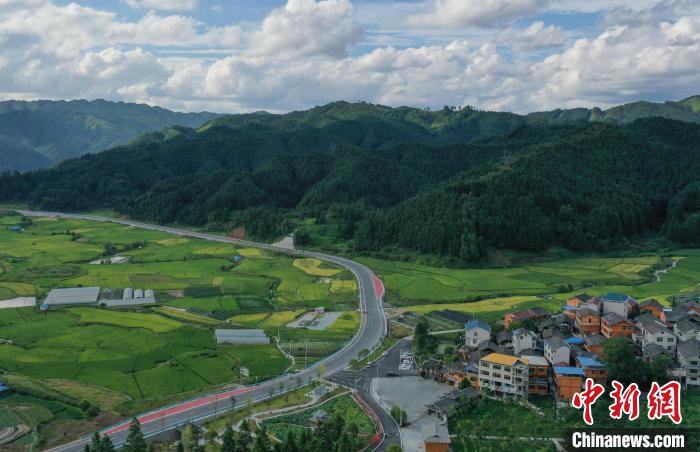 贵州国省干线累计实施5975公里 交通助力脱贫攻坚