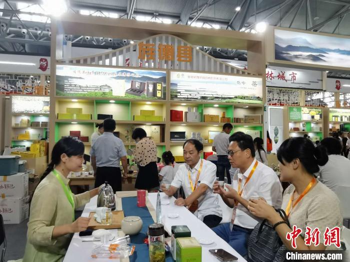 安徽国际茶产业博览会累计交易对接金额超19亿元
