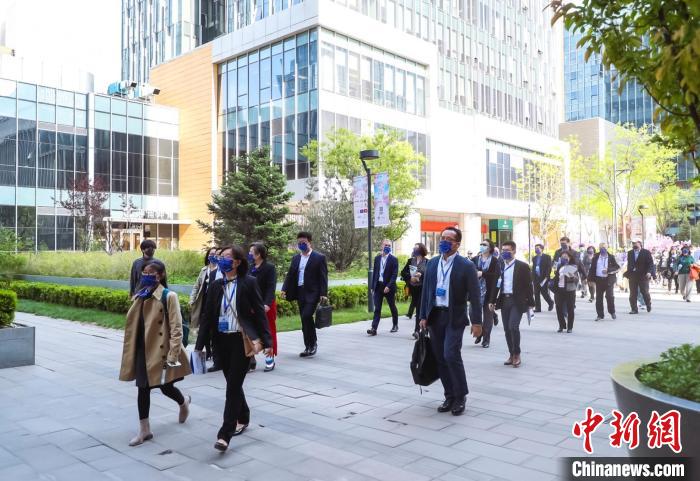 国际组织跨国公司百人团走进北京自贸区感受科技创新力
